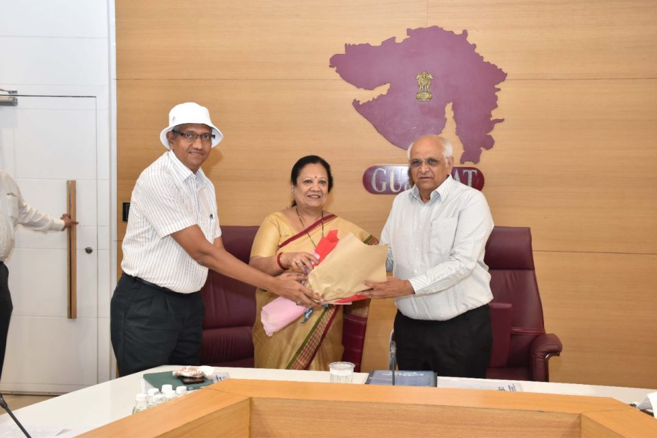 Bullet train works at bullet speed! The bullet train was discussed in the meeting between the Chief Minister and the Railway Minister