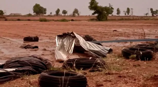 destruction-in-sabarkantha-district-due-to-heavy-winds-and-rains-homes-power-poles-and-trees-collapsed