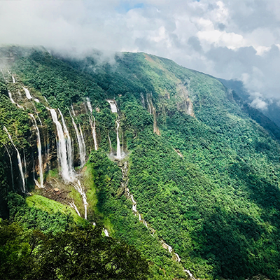 The unique fun of walking in the rain at this destination; These places will feel like a paradise surrounded by mountains and forests