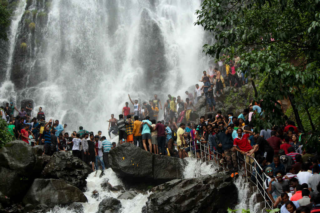 The unique fun of walking in the rain at this destination; These places will feel like a paradise surrounded by mountains and forests