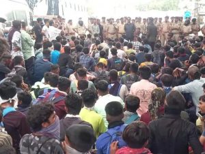 jamnagar-thousands-of-students-rallied-against-agneepath-project