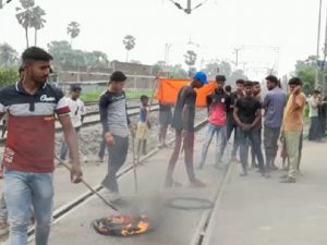 Government's 'Agneepath' scheme ripples across the country! Somewhere the train was set on fire, somewhere the youth committed suicide: find out how the situation is