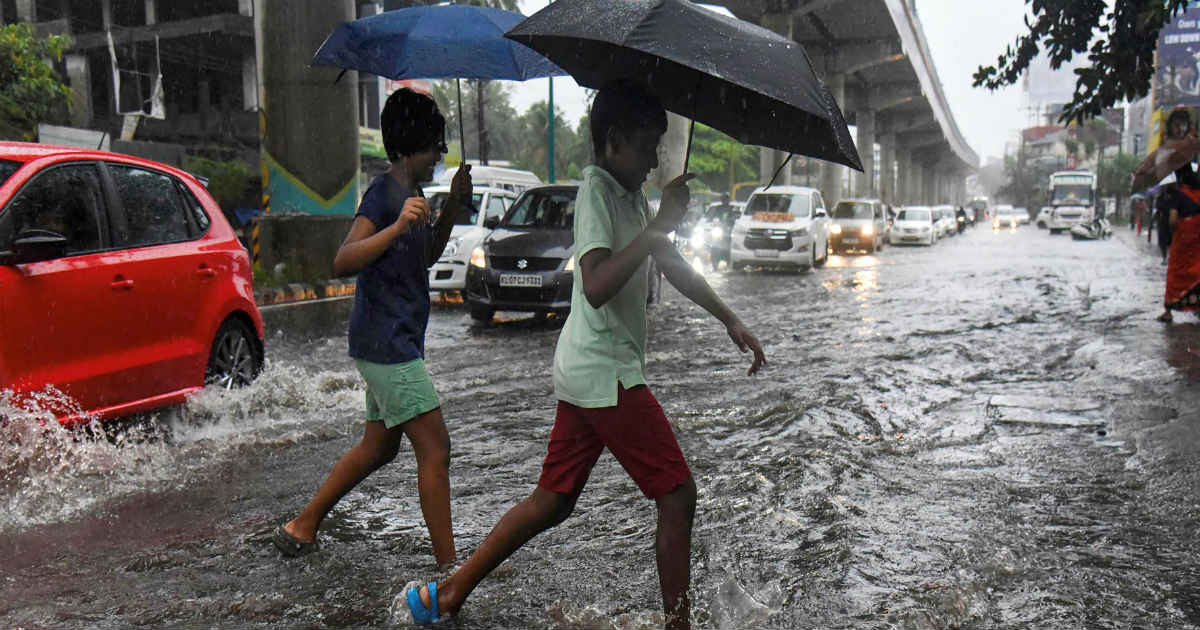 6-inches-of-rain-fell-in-4-hours-in-valsad-megharaja-will-perform-tandava-in-this-area-of-gujarat-today
