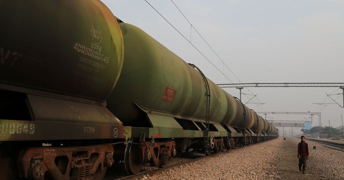 One more decision of Modi government to make edible oil cheaper! Decline in base price of palm oil imports