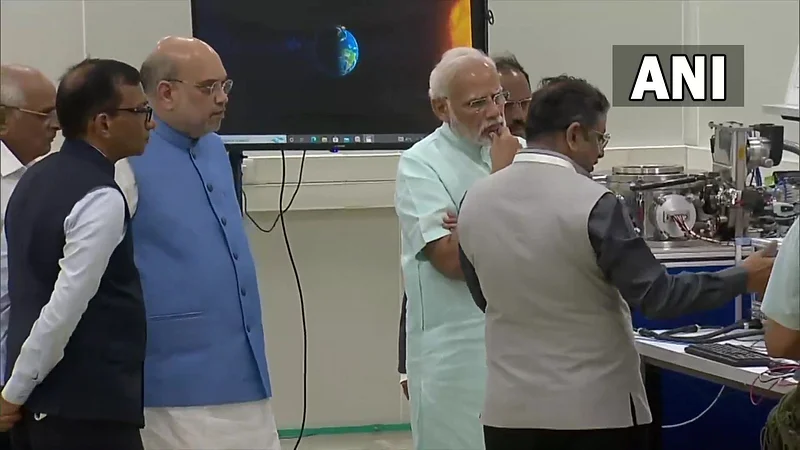 pm-modi-inaugurates-in-ahmedabad-isro-in-space-center
