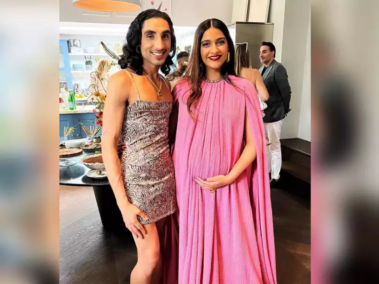 Sonam Kapoor had a unique party in London! What was special about this party is that there are discussions going on