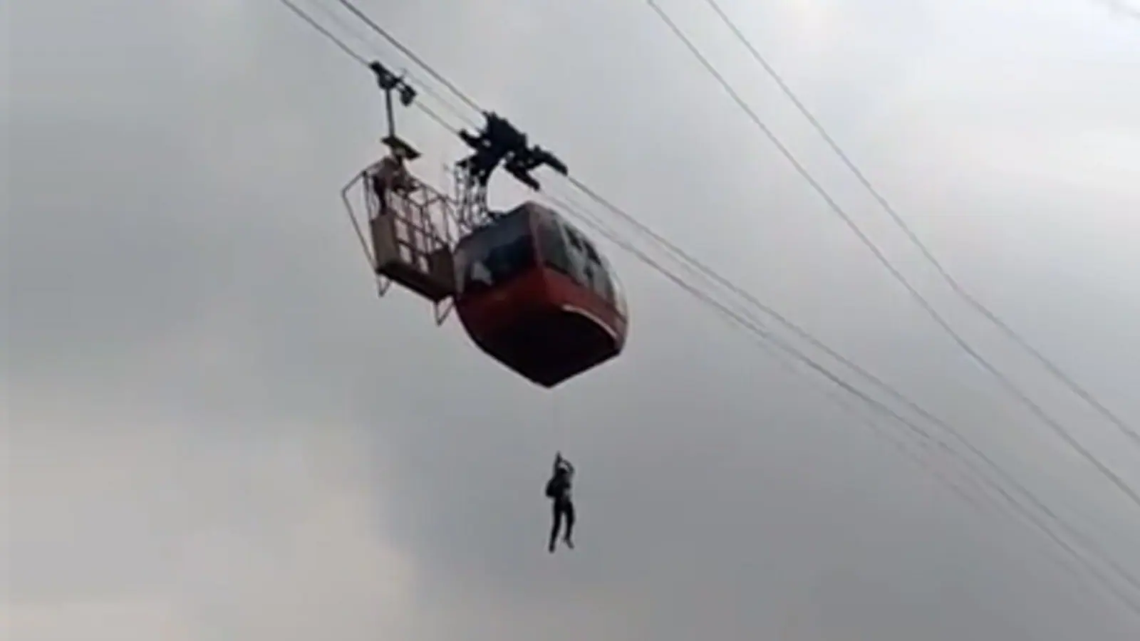 Major tragedy: Heartbroken rescue of people trapped in cable car stuck in Himachal