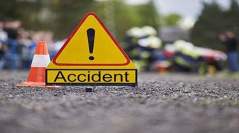 Surat-Ahmedabad highway turned bloody! Three people, including a child, were killed when a car collided with an Eiser