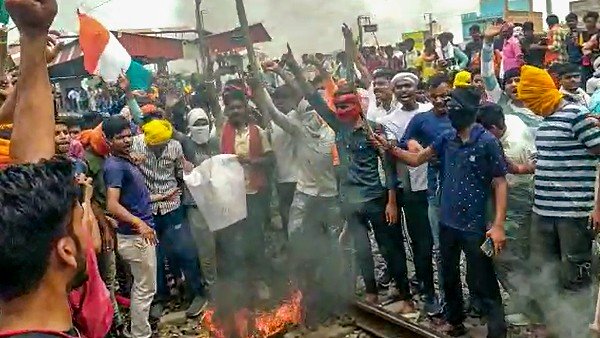 protest-against-agneepath -yojana-in-bihar-on-4th-day-15-state-internet-suspended