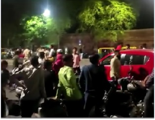 Suddenly in the middle of the night the whole of Ahmedabad was locked! Find out who were the suspects in the car seized by the police.