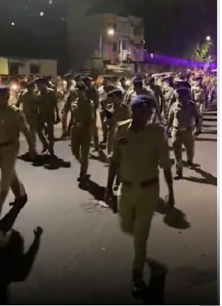 Suddenly in the middle of the night the whole of Ahmedabad was locked! Find out who were the suspects in the car seized by the police.