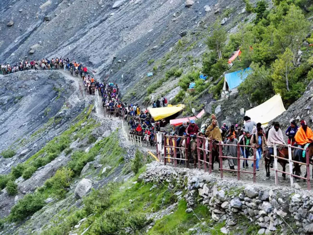 amarnath-yatra-begins-today-amid-tight-security-the-treasures-throbbed-again