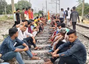 Bihar-Violent-protests-third-day-trains-properties-were-burnt-by-fire