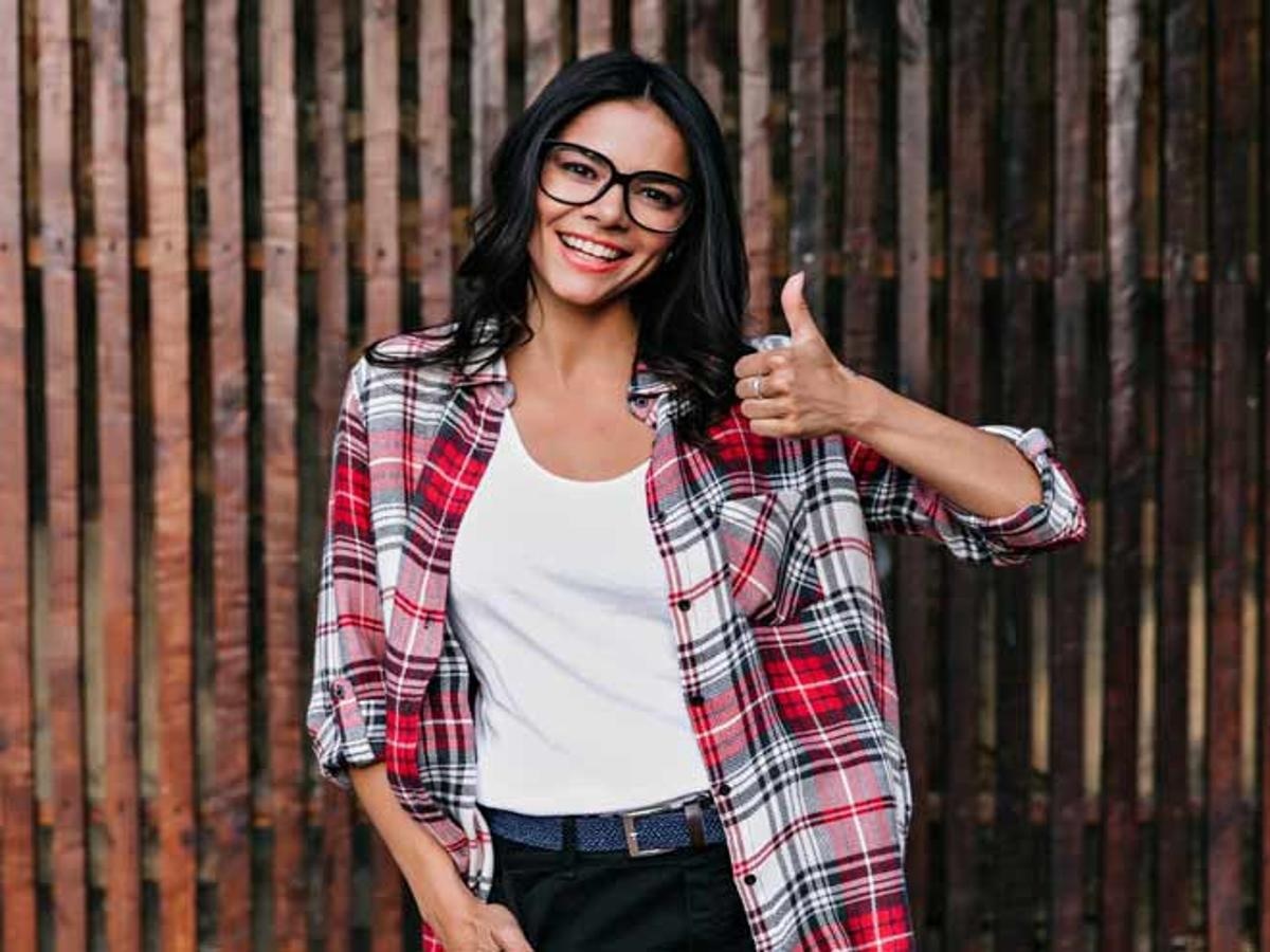 If women want to look younger then wear this type of clothes! Don't look old