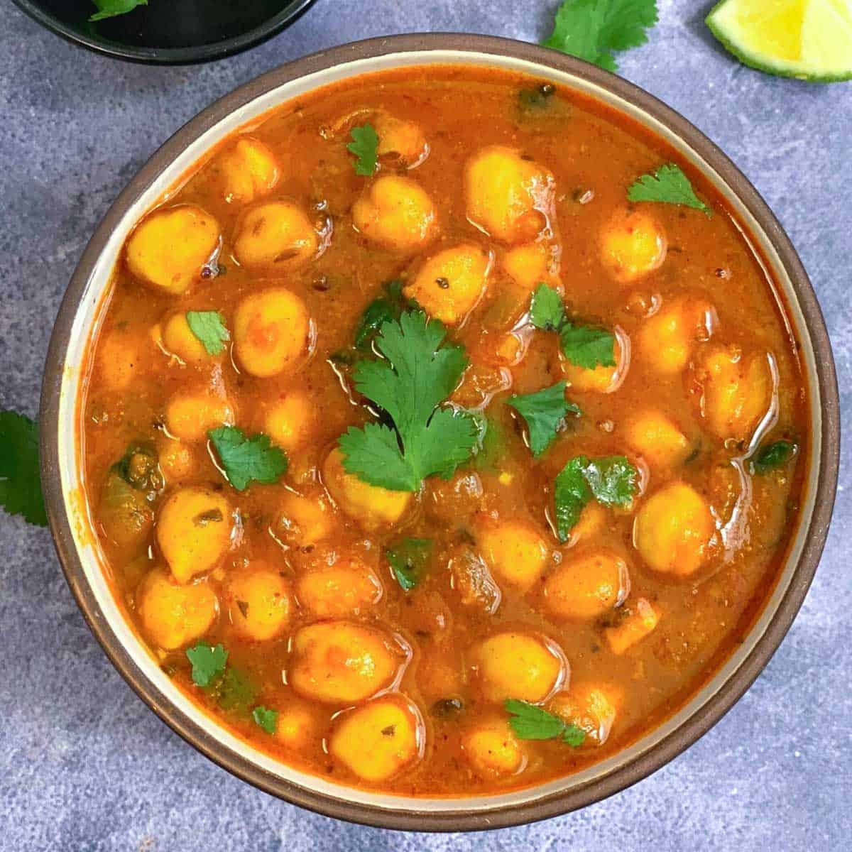 If you go to Jamnagar, do a definite test of these chickpeas! You will not find this dish anywhere in India