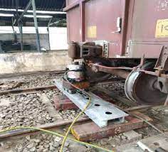 major-accident-of-somnath-okha-train-driver-stuck-with-time-indicator-the-train-was-stopped-for-three-hours
