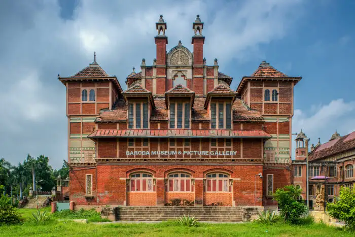 if-you-go-to-vadodara-now-definitely-visit-these-places-has-a-direct-relationship-with-history