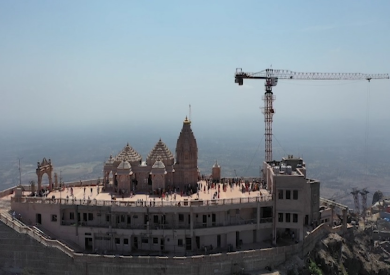 PM Modi will make one more history: After years, the flag will fly over Pavagadh temple