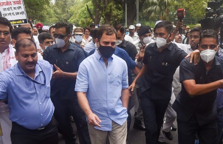 congress-leader-rahul-arrested-for-protesting-in-delhi-with-the-mps