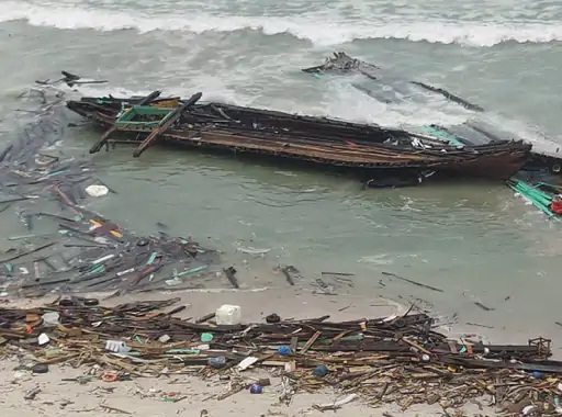A ship named 'Raj Sagar' from Porbandar took Jalasamadhi in the sea of ​​Oman