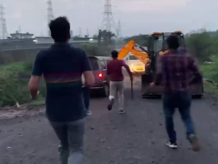 Film scenes created to catch the notorious accused! 12 police personnel crashed into a car and crashed, Mahamahante arrested the accused