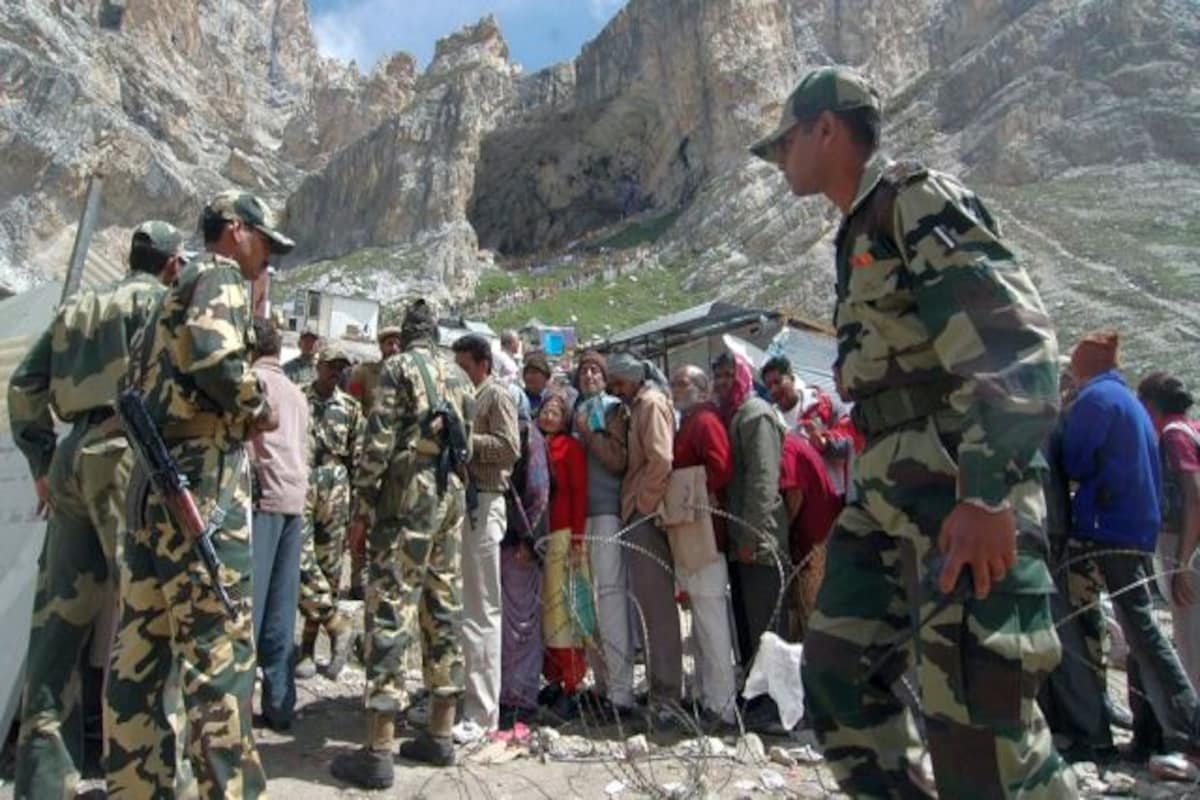 danger-of-sticky-bomb-attack-on-amarnath-yatra-following-security-they-were-ordered-to-go-one-and-a-half-times