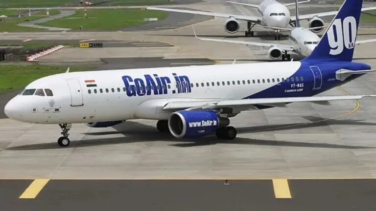 windshield-of-goair-plane-broke-in-mid-air-flight-diverted-to-jaipur