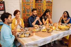 pay-special-attention-to-direction-while-eating-otherwise-poverty-and-disease-will-enter-the-house