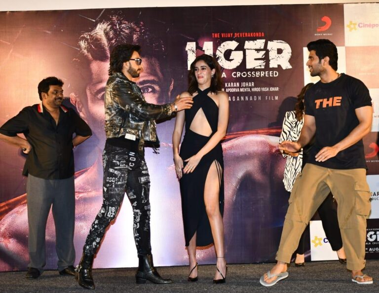 vijay-deverakonda-arrived-in-a-trailor-launch-event-wearing-slippers