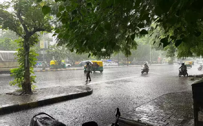 heavy-rains-flooded-ahmedabad-this-area-of-the-city-was-flooded
