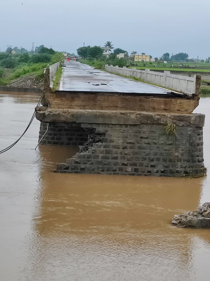Meghraj's ordeal in Saurashtra! The bridge over the Fofal river collapsed! Find out how devastation was created in Saurashtra