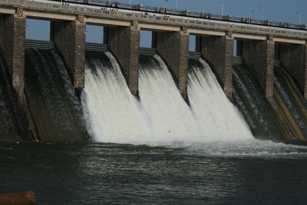 saurashtra-many-reservoirs-were-filled-from-megh-maher-on-gujarat-find-out-the-status-of-the-dems