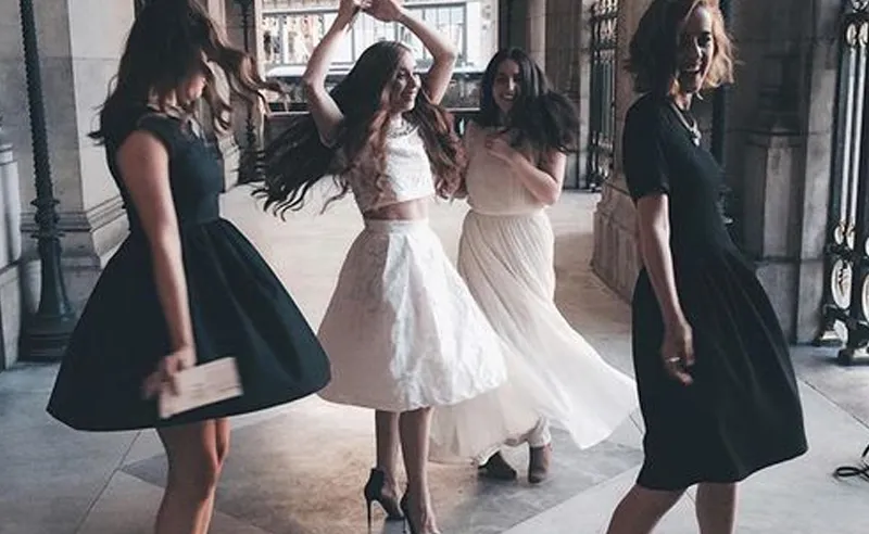 looking-different-at-the-party-so-try-this-cloth-style