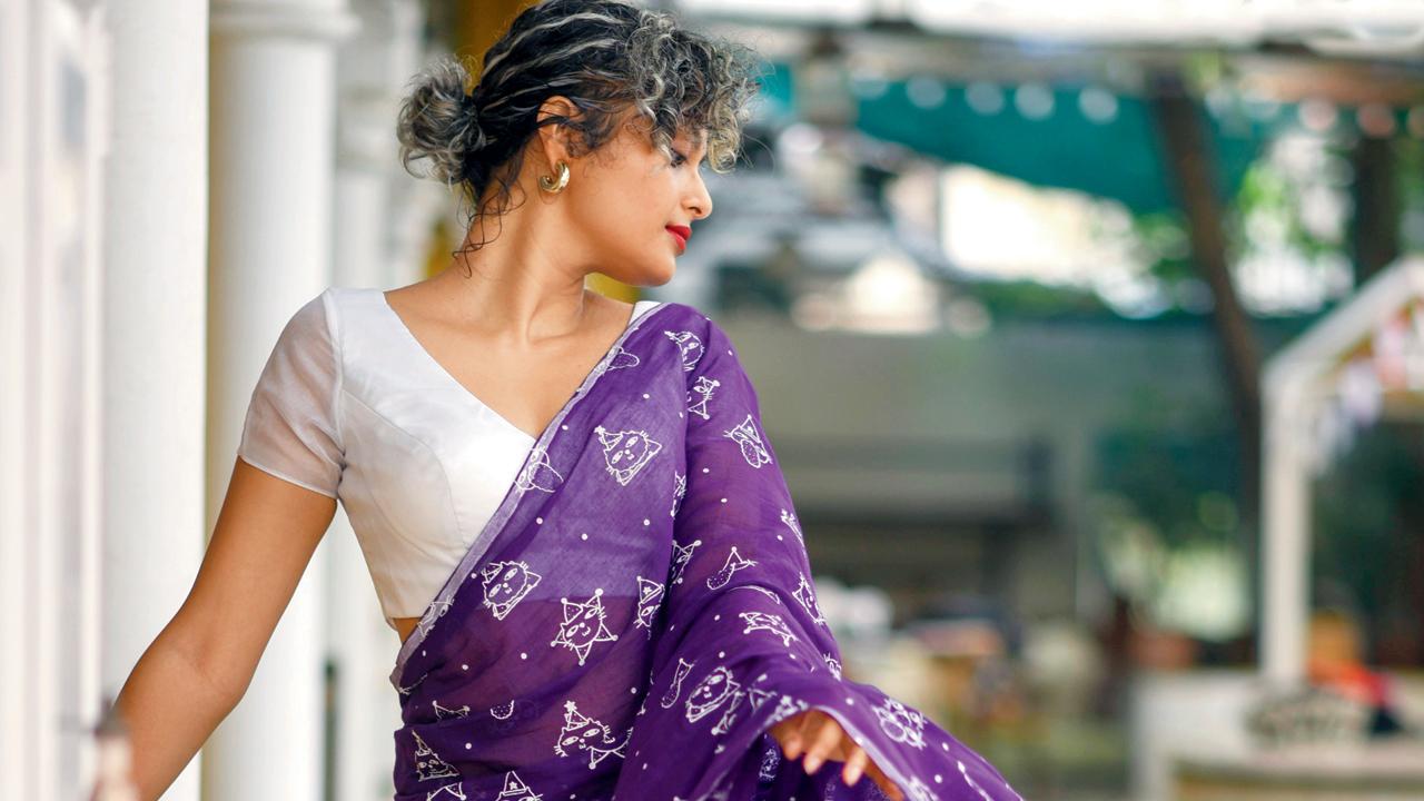 adpot-the-feel-good-look-at-a-new-years-home-party