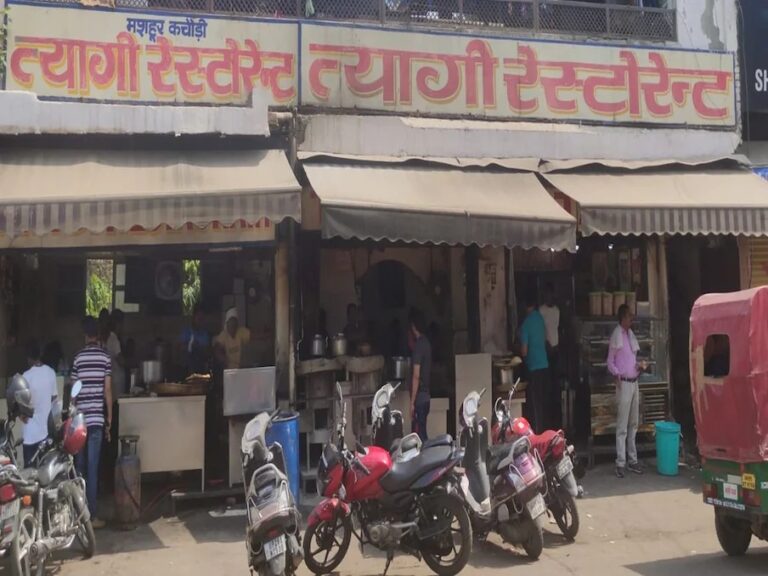 in-bareilly-try-this-at-tyagi-restaurant-masala-poori-with-three-tasty-vegetables