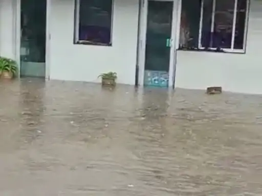 In Junagadh, the roads leading to the universal cloudburst were turned into rivers