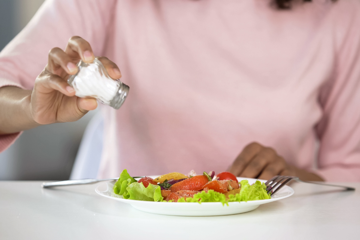 the-habit-of-adding-salt-to-lentils-and-vegetables-from-above-this-habit-can-be-fatal