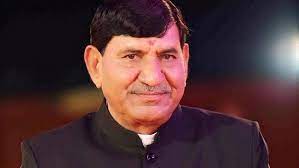 another-gujarat-government-leader-in-coronas-custody-now-rajkot-mp-mohan-kundaria-has-been-infected