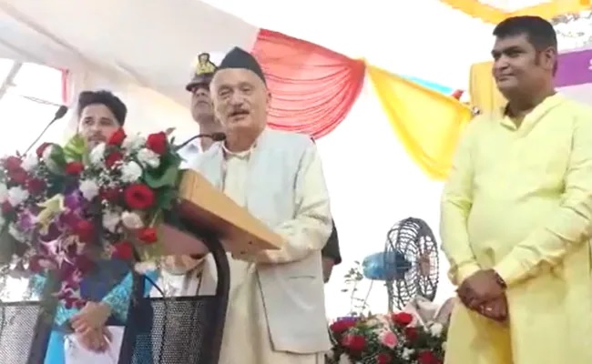 the-governor-of-maharashtra-made-a-statement-about-gujaratis