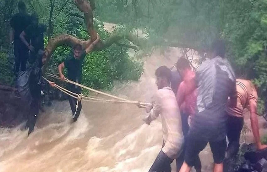 scenes-never-seen-in-kutch-80-of-the-seasons-rain-fell