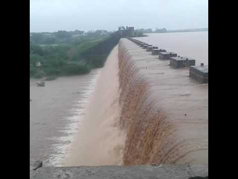 megharaja-roaring-rangeela-rajkot-lalpari-lake-overflow-following-continuous-rains