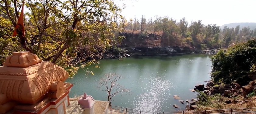 this-place-in-gujarat-looks-like-heaven-on-earth-in-monsoon