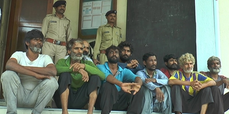 joint-operation-of-coastguard-and-ncb-intercepts-2-iranian-boats-with-crew-members-in-porbandar