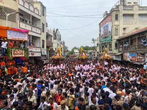 During the rathyatra, 20 people, including a child, were knocked down when their cabin broke in Shahpur