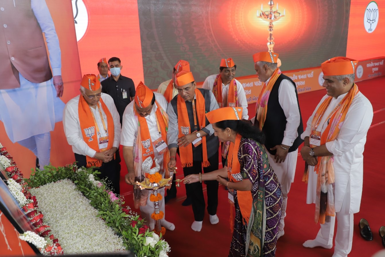 Gujarat BJP in action mode! Executive meeting in Surat, election chakvyuh will be formed