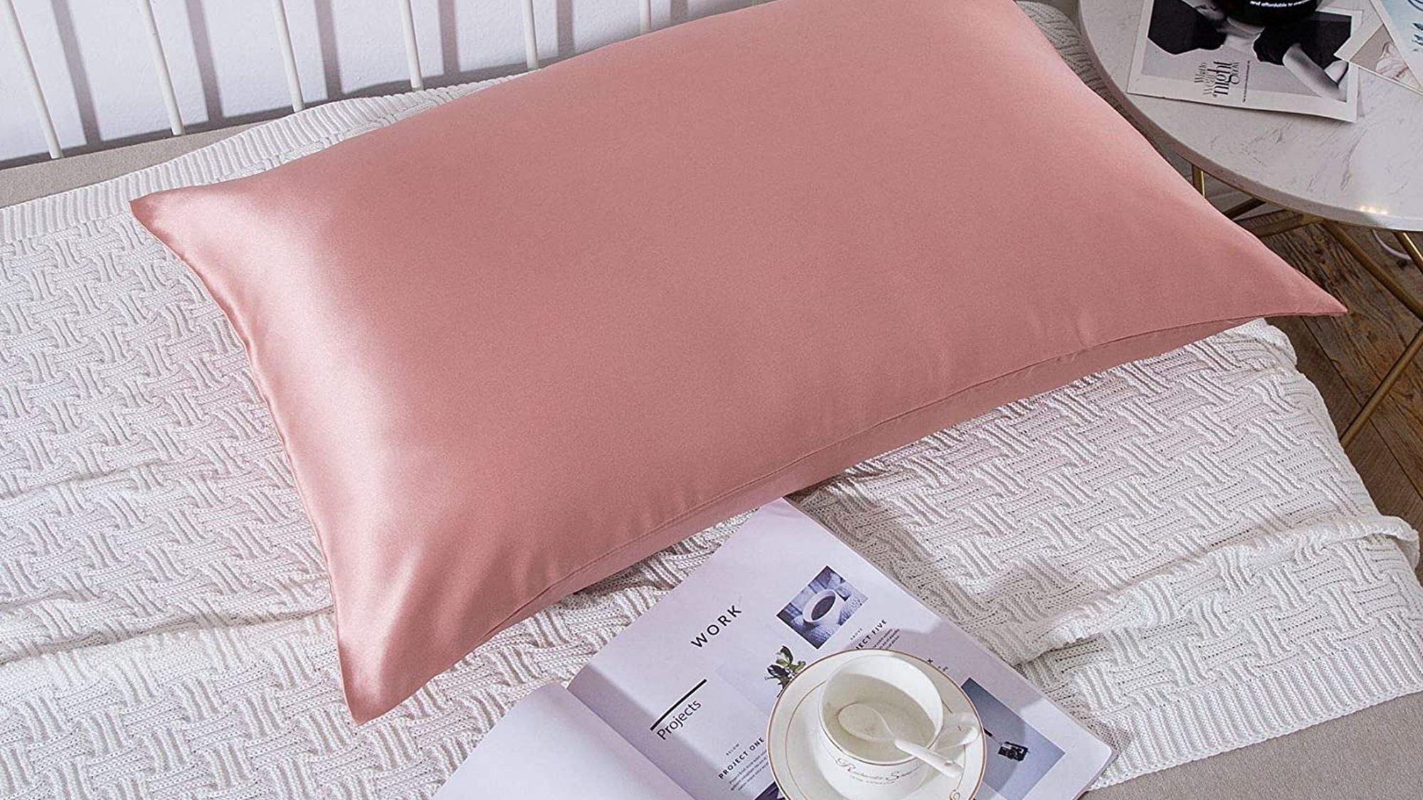 pillow-cover-fabric-is-as-important-for-skin-glow