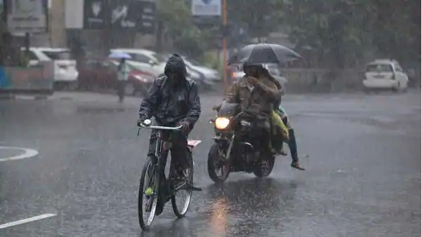 threat-of-heavy-rain-on-gujarat-for-three-more-days