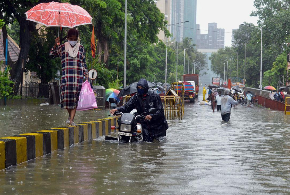 red-alert-issued-in-these-districts-know-where-the-rain-will-fall