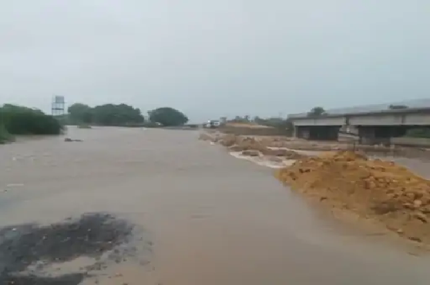 heavy-rains-in-gir-somnath-district-turned-villages-and-farms