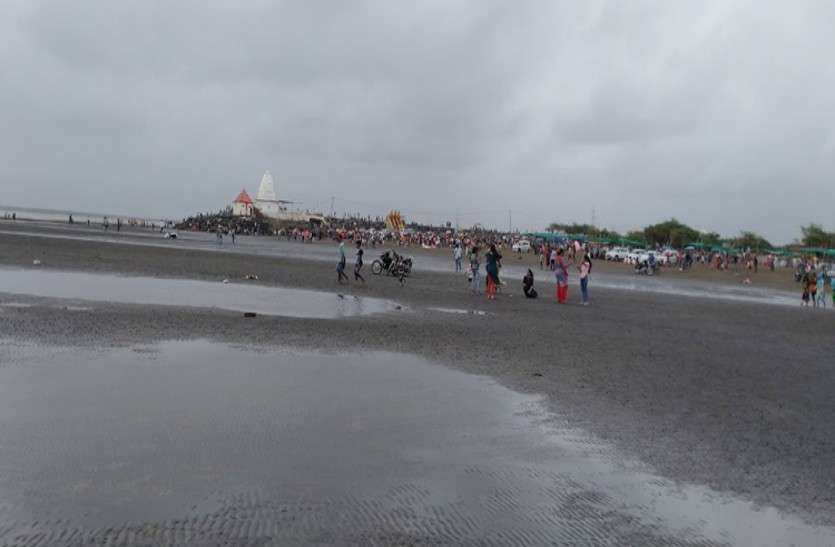 surat-suvali-beach-and-dumas-beach-close-due-to-heavy-rain-alert